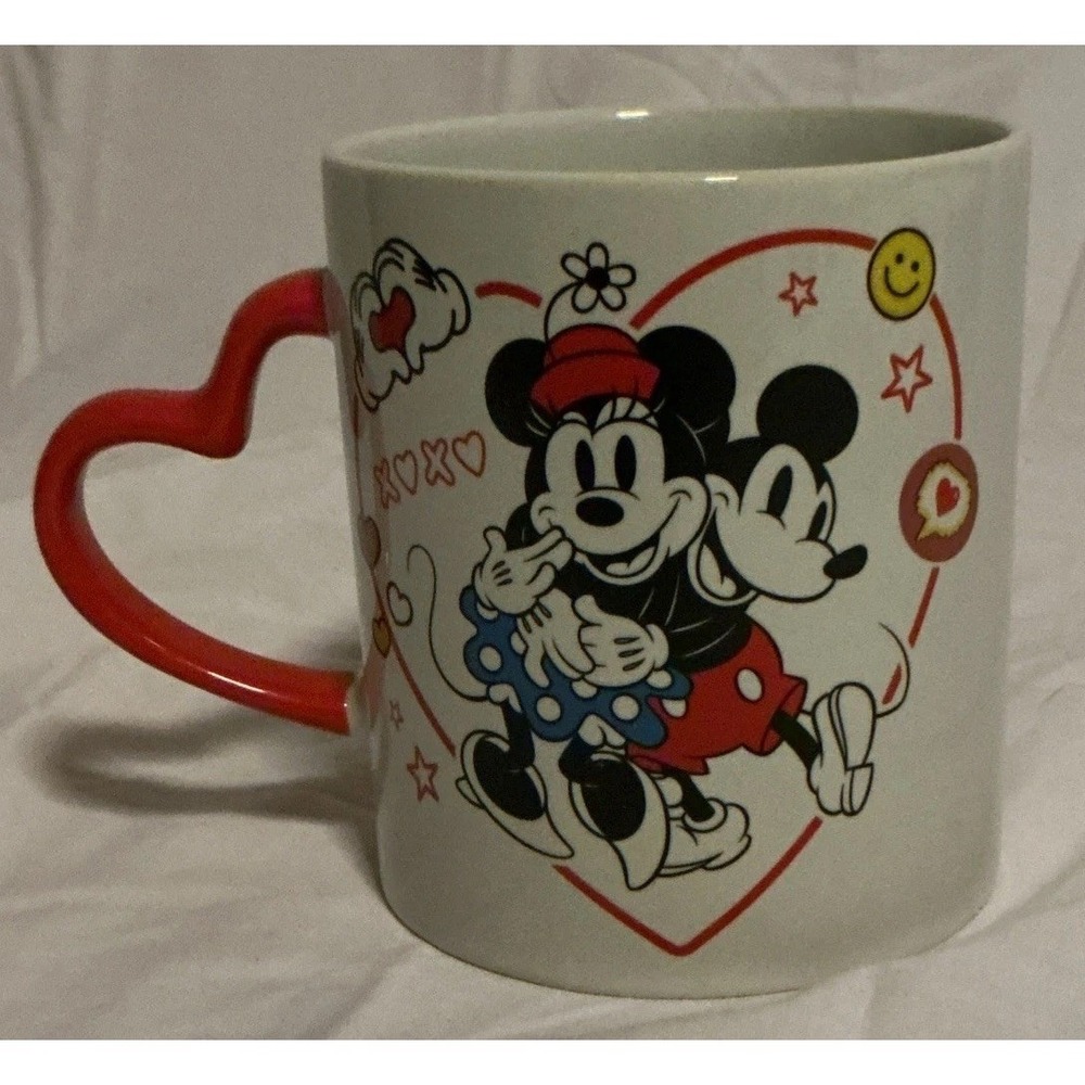 Disney Mickey and Minnie Mouse Icons‎ 20-Ounce Ceramic Mug With Sculpted Handle